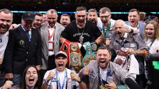 Усик освободи титлата на WBO