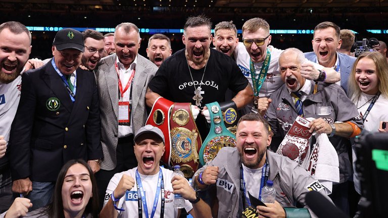 Усик освободи титлата на WBO