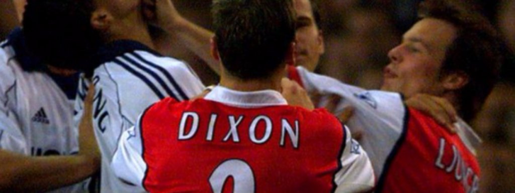 3. Тотнъм – Арсенал 2:1, ноември 1999 г. 
Девет жълти и два червени картона доукрасиха светлинното табло. Аутсайдерът Тотнъм поведе с 2:0 до 20-ата минута и удържа победата в следващите 70, които бяха изцяло под диктовката на „артилеристите”. Играчите на Арсенал обаче се подадоха на напрежението. Фреди Люмберг бе изгонен след 52 минути игра, а в края закъсняло влизане на Мартин Киоун му донесе втори жълт картон и Арсенал доигра срещата с девет души.