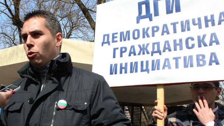 Снимките остават