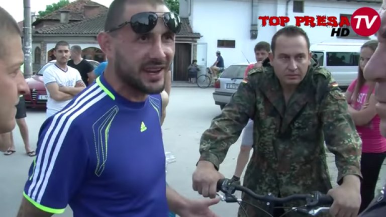 Мъжът, заснет да пали пътя край Марчево, се оказа активист на ВМРО с 12 присъди