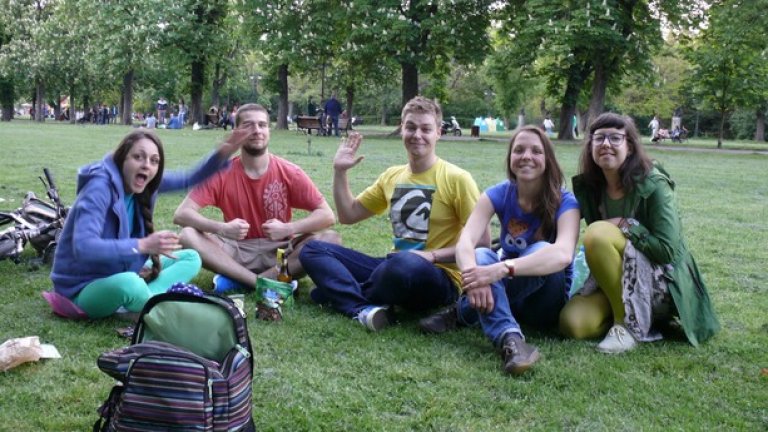 Петима приятели в парка