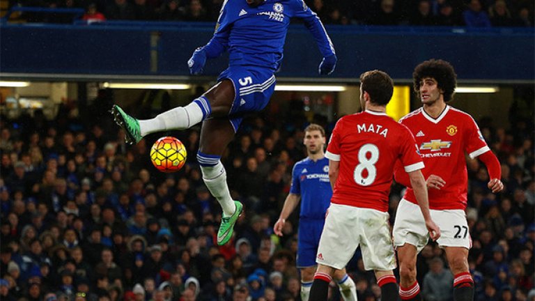 Курт Зума (Франция). Младият и мощен централен защитник изхвърли Гари Кейхил от титулярите на Челси. Той вероятно трудно би се преборил за място в основния състав на родината си, но така или иначе тежка травма на коляното го оставя зад борда.