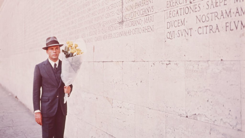 \"Конформистът\" (The Conformist, 1970)
Операторът Виторио Стораро заснема този великолепен естетичен филм, който днес вече е неоспорим шедьовър. Лентата е повлияла на режисьори като Стивън Спилбърг, Мартин Скорсезе и Франсис Форд Копола. Жан Луи