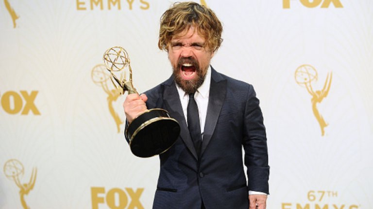 Питър Динклидж се радва на приза за най-добра поддържаща роля в драматичен сериал