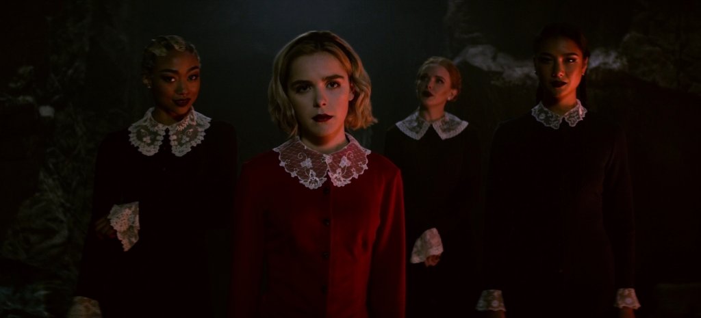 \"The Cilling Adventures of Sabrina: A Midwinter’s Tale\", коледен епизод
Премиера: 14 декември - Netflix
Ако сте харесали първият сезон на \"The Chilling Adventures of Sabrina\", то специалният коледен епизод (който няма да повлияе на с