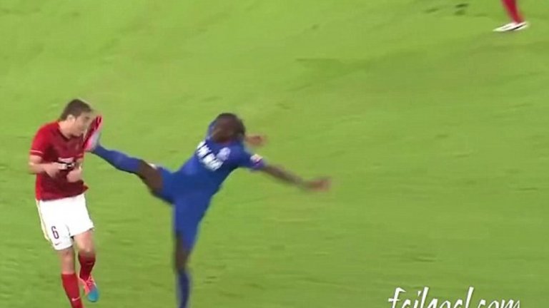 Демба Ба в Китай