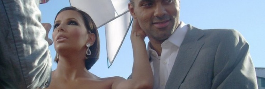 Ева Лонгория
След три години брак, през 2010 година тв звездата Ева Лонгория подаде документи за развод, а причина за това станаха съобщения, изпратени от друга жена до съпруга на Ева Тони Паркър. После стана ясно, че въпросната жена е съпруга на бивш съотборник на Тони и се развежда със съпруга си. Лонгория се справи без проблеми с развода и сега е сгодена за бизнесмена Хосе Антонио Бастон.