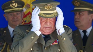 Делото за изнудване срещу Хосе Мануел Вилярехо започна, като бившият полицейски комисар в изслушване пред парламента подхвърли пикантни твърдения за Хуан Карлос.