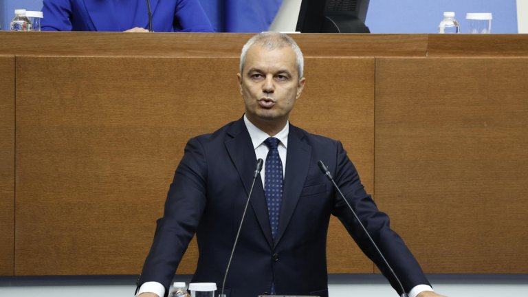 Кандидат за вицепрезидент пък ще е евродепутатът Петър Волгин