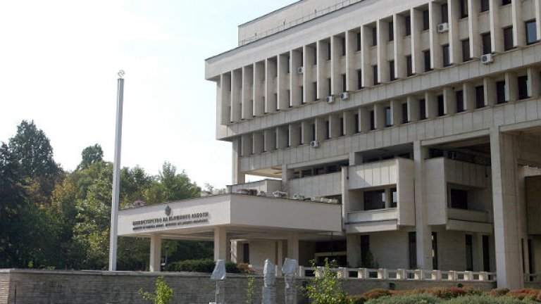 За най-високия дипломатически пост МВнР ще изисква поне 24 години стаж в системата