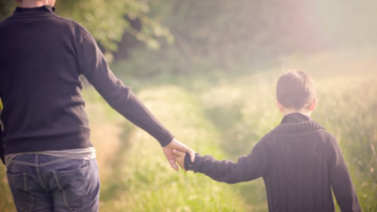 Преди повече от 100 години психологът Станли Хол обявява, че да бъдеш единствено дете е болест само по себе си