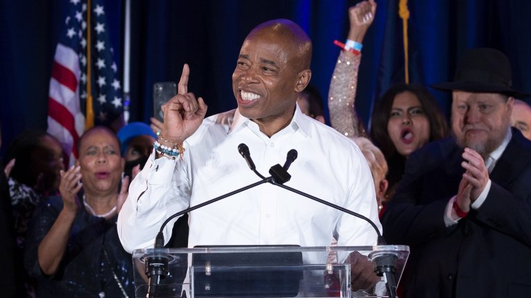 Ерик Адамс има 20-годишна кариера в силите на реда