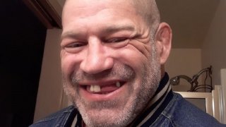"Останаха ми само 14 зъба": Как Дейна Уайт плати 50 000 долара за новата усмивка на бивш олимпийски шампион