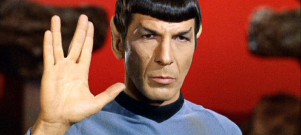 Екранният Спок, командирът на кораба "Ентърпрайз", е син на жител на планетата Вулкан и на жена от човешката раса