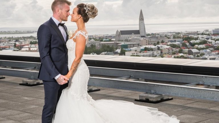 Страхотен кадър от сватбения ден на Йонасдотир и Гунарсон
