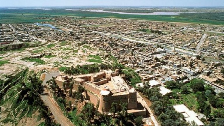 Град Суза в Иран също е наследник на много древно поселище - според археолозите там е имало цивилизация още през 4200 година пр.н.е. Суза е бил столица на Еламската империя, преди да попадне под асирийско владичество. Богатата история на града включва гръцко и персийско влияние. Съврменния град има население от около 65 000 души