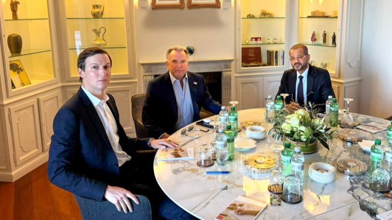 Джред Къшнър, Стив Уиткоф и Бадр Албусайди в Женева