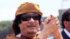 Кадафи поздрави привържениците си, които по думите му са отблъснали нападението на въстаническите „плъхове"