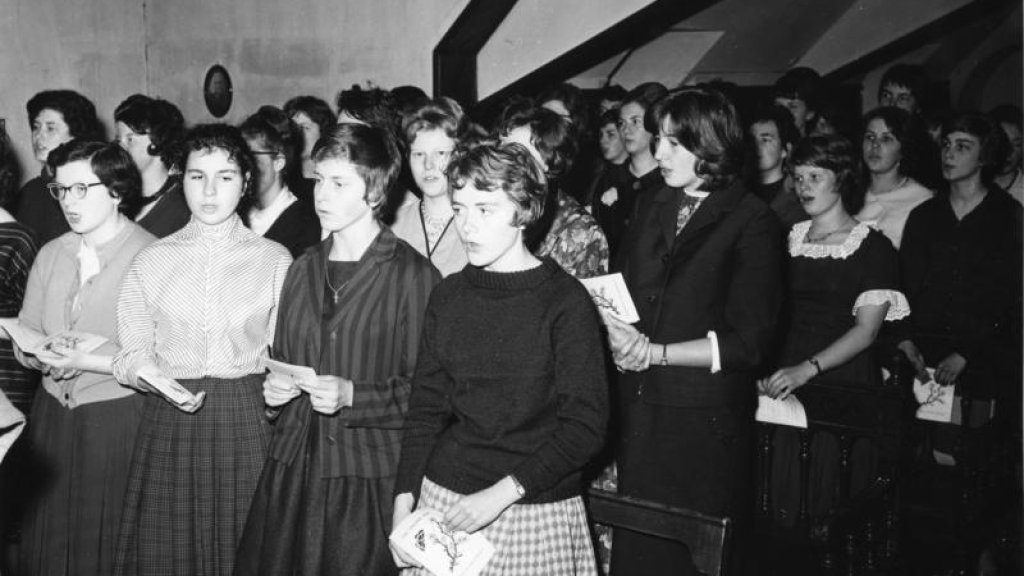 Bundesarchiv_B_145_Bild-F010221-0001,_Bad_Honnef,_Gymnasium_Nonnenwerth
