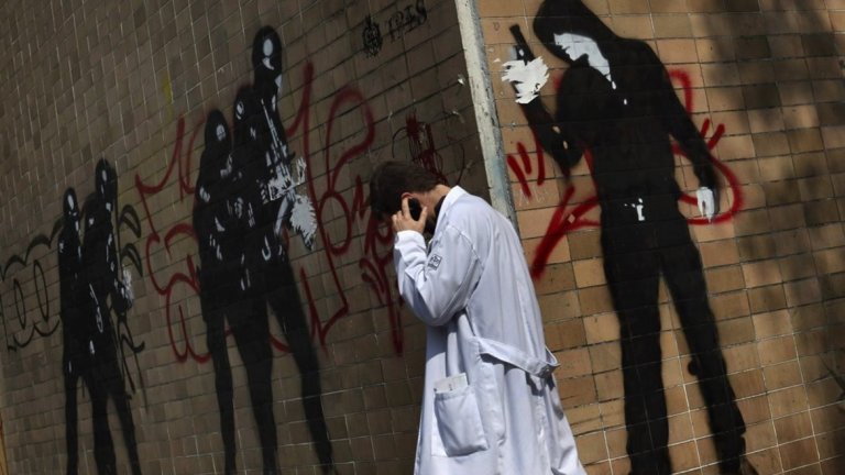 В Мексико войната е очевидна дори от графитите по стените

