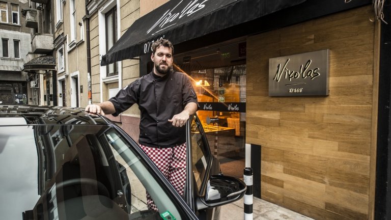 Какво е да си собственик на ресторант и как преминава денят на един от най-популярните готвачи в София