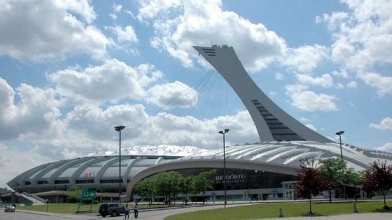 Олимпийски стадион в Монреал, 1,47 милиарда долара.
Най-старият стадион в списъка, построен за игрите в Монреал през 1976 г. Огромното и невиждано за годините си чудо сега е рядко използвано - основно за европейски футбол и концерти. Губи милиони всяка година и си търси собственик.