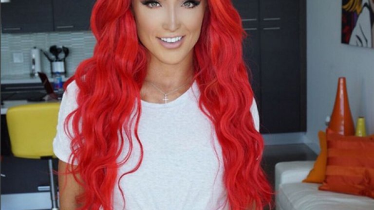 Огненото момиче на кеча