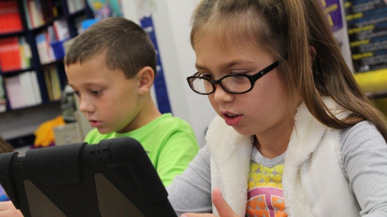 У нас някои прибягват до учители, на Запад ползват вируални бавачки