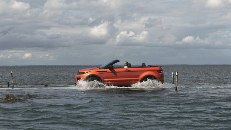 Кросоувърът все още не може да плува, но се отличава с висока проходимост като всички модели на Land Rover