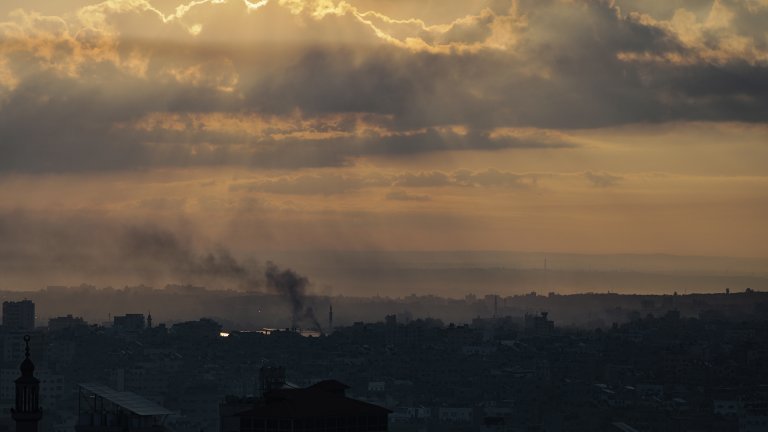 "Хамас" с инвазия в Израел: Израел обяви състояние на война