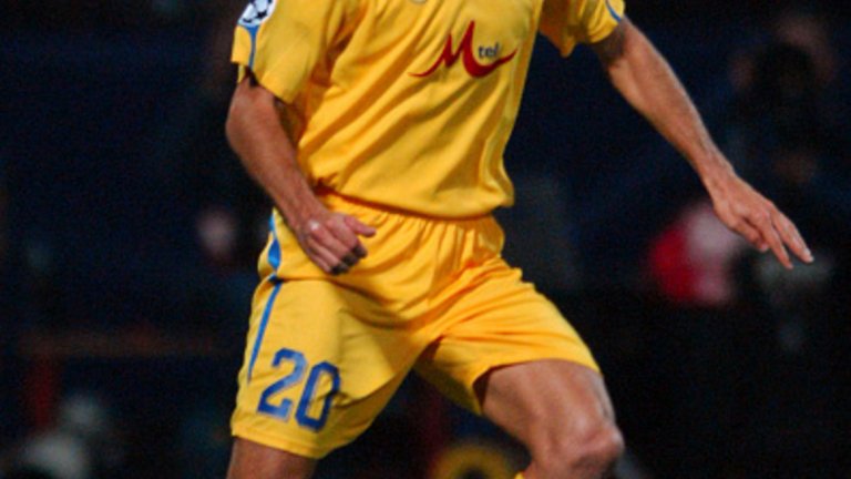 Втора смяна (76'): Станислав Ангелов
Макар да започна кариерата си в ЦСКА, Пелето се превърна в легенда на "сините", чийто юноша е. Универсалният боец напусна Левски през 2007-а, за да играе в Германия, Румъния, а после и в кипърския Анортозис. Накрая пак се завърна на „Герена“, където приключи състезателната си кариера през 2014-а. В началото на годината бе освободен като спортен директор на Левски и се захвана с школата на стадион „Раковски“. В мачовете с Киево се отличи с една асистенция към Бардон в първия двубой (за 2:0). В реванша титуляр на десния бек бе Живко Миланов, но Ангелов влезе, за да пази резултата 15 минути преди края, на мястото на Мечо Телкийски.