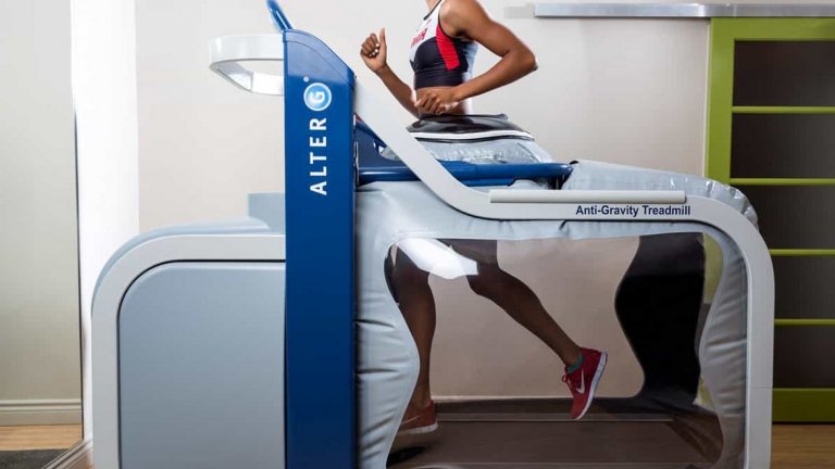 Кристиано използва тренажора Anti-Gravity Treadmill, разработен от американската компания AlterG, от 2014 г., когато все още играеше в Мадрид. Цената му е около 65 хиляди евро и се е превърнал в част от ежедневието на футболиста. 
