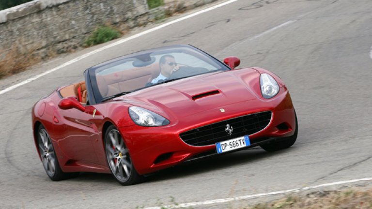 Ferrari обновява California за 2012