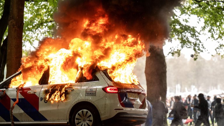 Сблъсъци на антимигрантски протест в Нидерландия