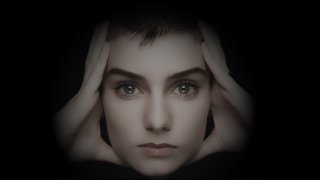 Шинийд О’Конър – Nothing Compares 2 U

Ирландската певица попада първа в списъка, защото е един от най-скорошните примери за изпълнител, престанал да изпълнява големия си хит на живо. Миналата година тя обяви, че повече не иска да пее Nothing Compares 2 U, тъй като вече не се чувства емоционално свързана с песента. Написаната от Принс балада направи О’Конър световна звезда през 1990 г.
