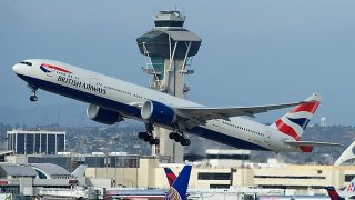 640px-British_Airways_Boeing_777-300ER_G-BTBA_(8072749047)