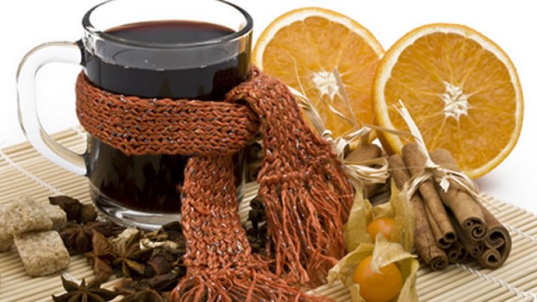 Задължителните подправки за греяно вино са три - черен пипер, карамфил и канела