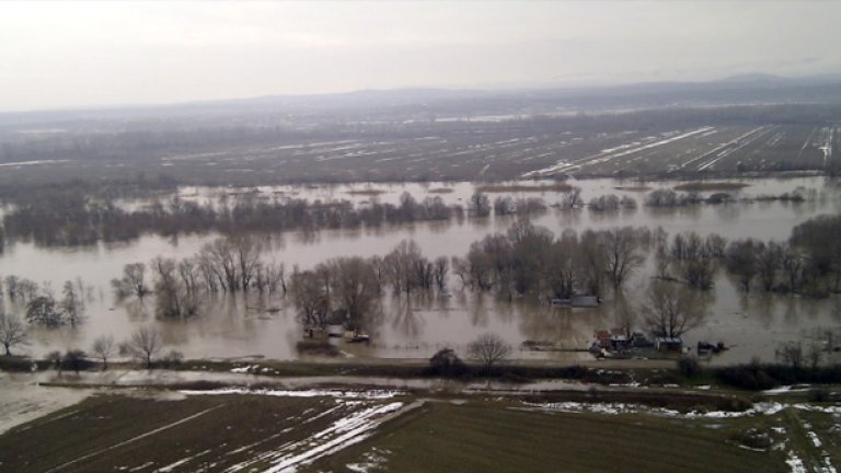 Село Бисер беше залято в началото на февруари от триметрова приливна вълна, след като се скъса стена на язовир "Иваново". Загинаха десет души