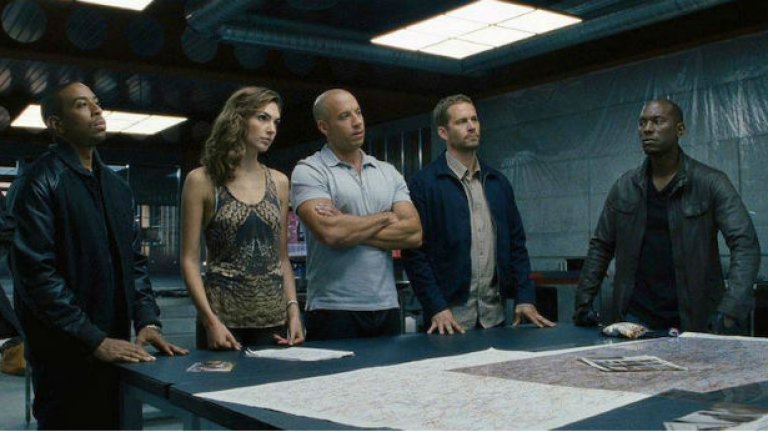 Жената-чудо идва