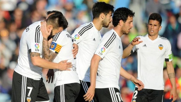 Понтиприд Таун – Валенсия Местая, 2014 г. Третодивизионен шотландски отбор успя по необясним начин да си уреди контрола с втория отбор на Валенсия.