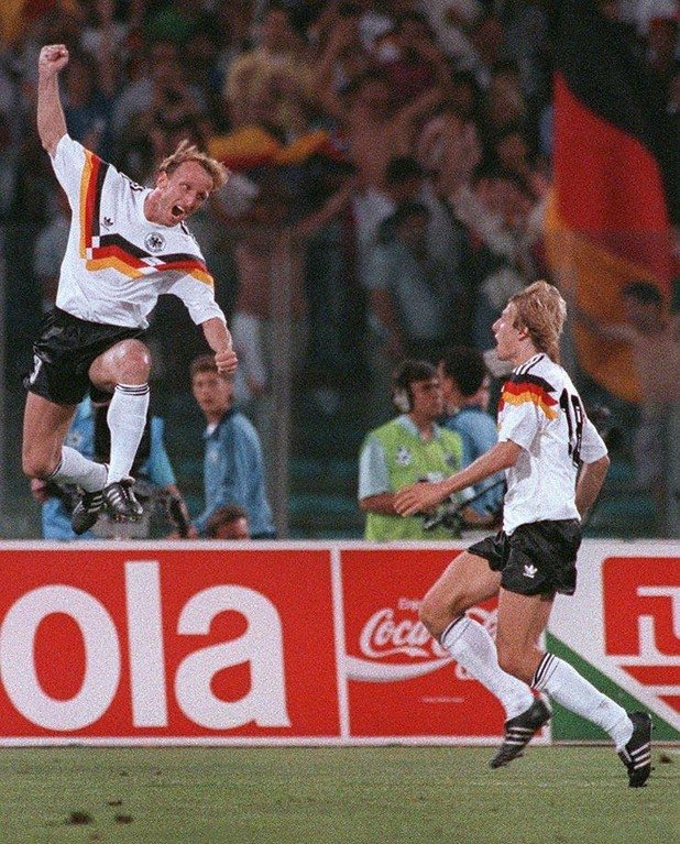 1990 г. Финал Германия - Аржентина (1:0).
След съмнителна дузпа, Андреас Бреме праща топката във вратата на аржентинците 5 минути преди края. Немците печелят титлата.