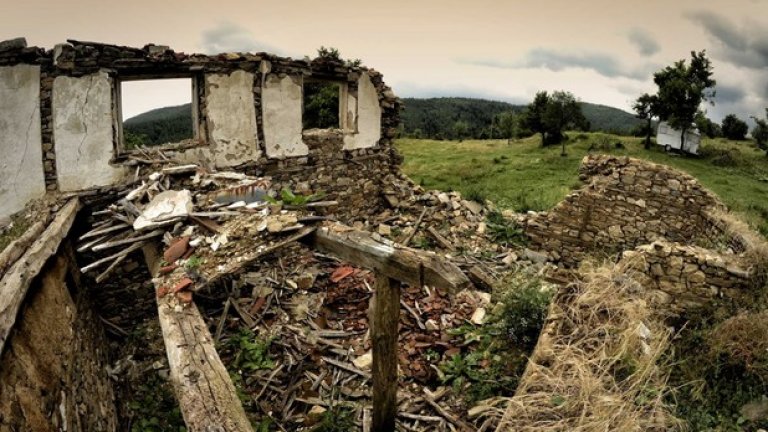 От 40 къщи, не повече от 5 са се запазили в първоначалния си вид. Останалите са се превърнали в руини