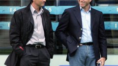 Жозе Моуриньо и Роман Абрамович през 2004 година при встъпването в длъжност начело на Челси на Специалния