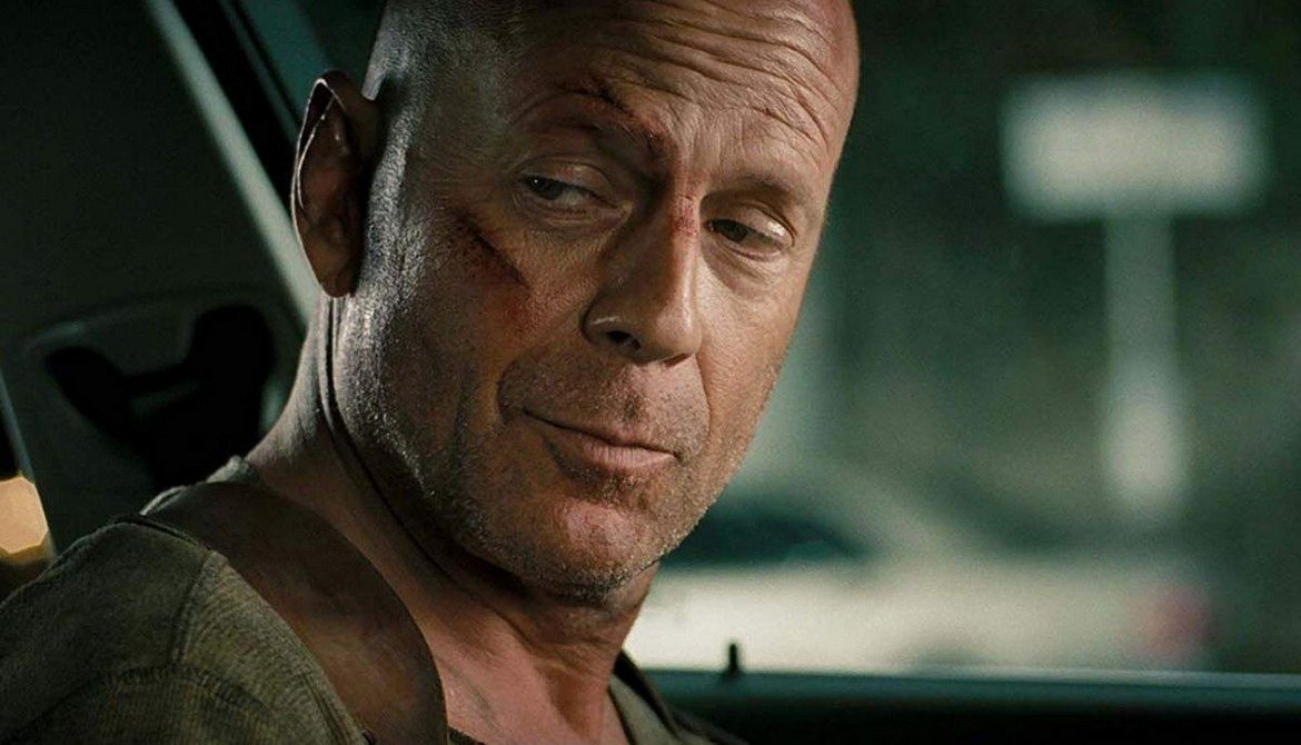 Die Hard

Екшън поредицата с Брус Уилис достигна дъното с "A Good Day To Die Hard" (2013 г.), но това не означава, че потенциалът на франчайзът да изкарва пари е изчерпан. Вече бяха обявени и плановете за следващ филм, носещ името "McClane". По план той трябва да се фокусира върху полицая Джон Маклейн, като ни го покаже както в настоящето (Уилис), така и през 70-те (изигран от друг актьор).

Около сделката на Fox с Disney проектът остана на заден план и макар да има сценарий, не е ясно кога и дали ще започнат снимки на филма.