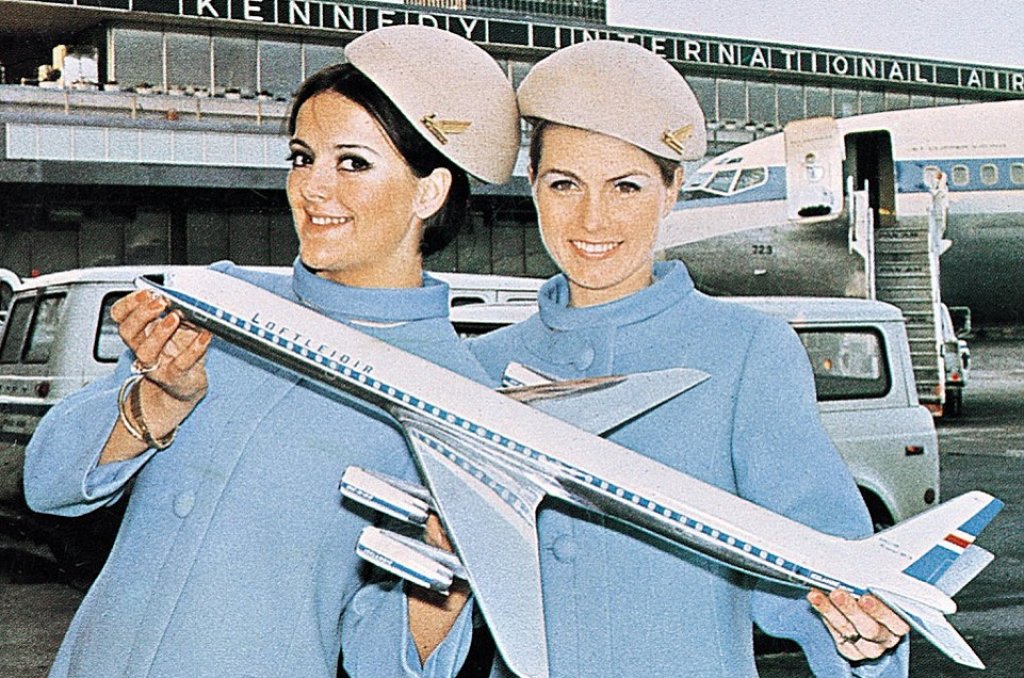 05_Icelandic Air stewardesses in the 1960s