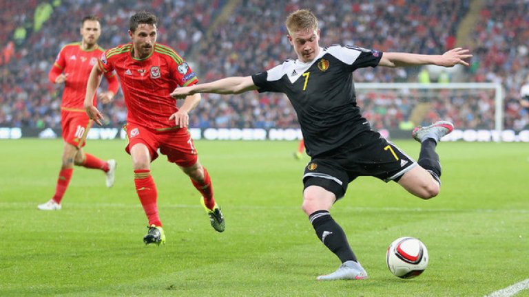 Де Бройне дебютира за националния отбор на Белгия едва 19-годишен. Това става по време на контролата с Финландия в Турку през 2010 г.