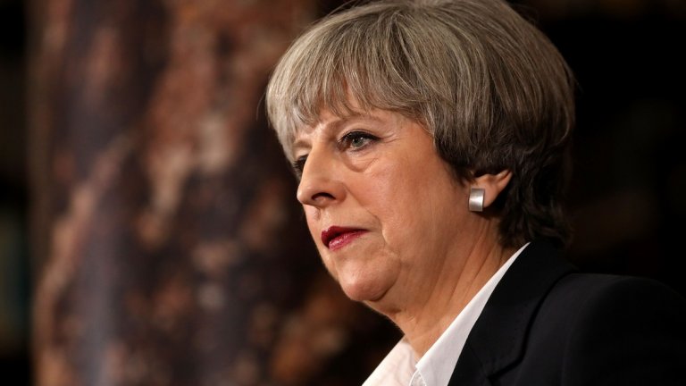 Тереза Мей пое твърд курс срещу "злия екстремизъм", като отвори нов фронт в борбата за британската идентичност