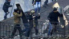 Движението "Десен сектор" радикализира антиправителствените протести в Киев 