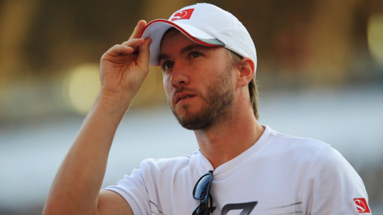 Тежки дни за Ник Хайдфелд в Renault